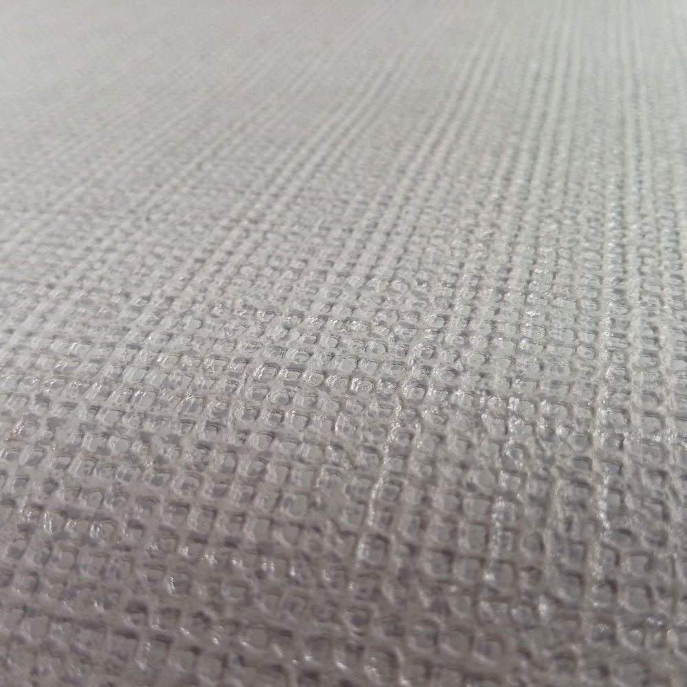 La Muur close-up photo of the grid-like woven fabric texture in the grey hessian wallpaper